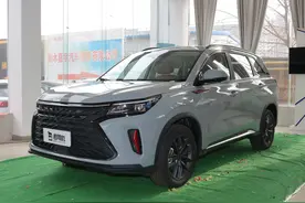 尺寸在线，空间够用，精致大灯，实拍风光580图片