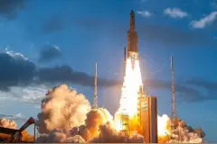 欧空局阿里安-5火箭一箭三星发射 Galaxy35/36 和 MTG-I1 卫星图片
