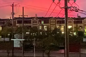 浙江舟山出现的血红天空，到底是什么原因引起？事出反常必有妖？图片