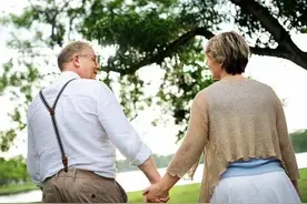 老年人再婚是利大于弊？还是弊大于利？图片