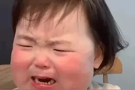 可爱搞笑的表情包：你又在跟哪个妹妹聊天图片