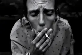 印度艾滋女投湖自尽，尸体被鱼啃食，如果我们吃鱼或水会被传染吗图片