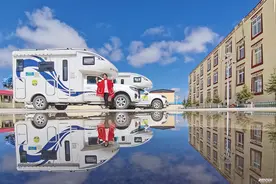 61岁自驾10万公里！开房车跨雪山过荒原，找到重回壮年的路图片