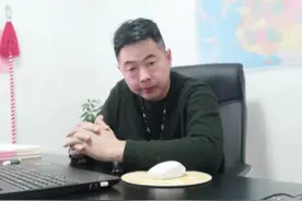 我43岁生意失败负债200万，为还债干装卸当代驾，一天只吃一顿饭图片