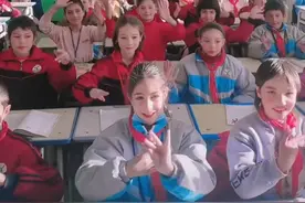 能歌善舞颜值爆表 塔县支教老师和孩子们做律动操走红图片