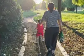 上海住家保姆月薪1万8，日工作12小时带一个娃，心疼那些全职妈妈图片