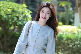 卫衣彻底失宠了！今秋最流行的是这3件“上衣”，时髦显瘦又减龄图片