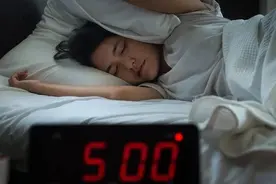 早起的“早”到底是几点？早于这个时间，心脏、大脑都受伤图片