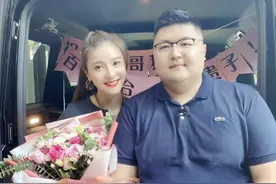 4000万粉丝，与痞幼聂小雨炒CP，转身娶白富美，猴哥说车啥来头？图片