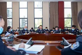 上官福令同志参加指挥部党支部主题党日活动图片