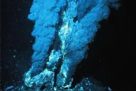 科学家在深海发现“第四种水”：原来水并非只有固态、液态和气态图片