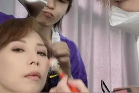 蔡少芬连续自拍18张，扮鬼脸，吐舌头，嘟嘟嘴，娘娘太可爱俏皮了图片