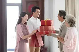 准女婿第一次登门，拿了这2款酒让准岳父心里乐开花，太有诚意了图片