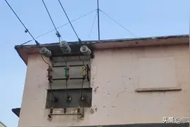 高压线没有零线低压又出来零线，那么零线从哪里来的，现场追踪图片