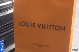 花5700买的LV短袖 穿一次就缩水？这种洗涤方法你中招了吗？图片