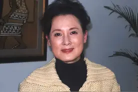 演员向梅：83岁退休后生活悲凉，背后真相曝光，才知道风光后的痛图片