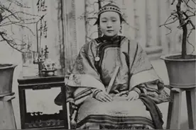 李鸿章宠姬丁香：上海丁香花园女主人，因婆媳矛盾离家，夫死出家图片