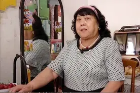 75岁大妈相亲，嫌弃大爷又老又丑：你不是我的菜，我就是这么坦率图片