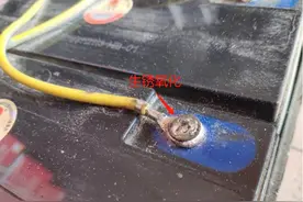 电动车换电池有“猫腻”，电池是正品还是翻新，这6个方法能辨别图片