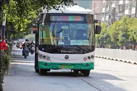 市民建议限制爱心卡乘坐次数，昆明公交回应→图片