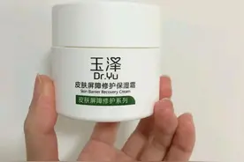 上了年纪的女人，建议每天早晚涂面霜，这几款国货面霜，值得尝试图片