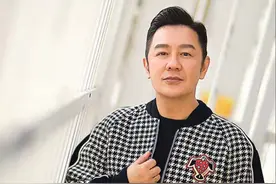 陈浩民宣布回香港定居，弃月租14万豪宅，一家六口住180平自购房图片