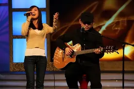 “刀郎爱徒”云朵，从服务员到歌手，刀郎为何心甘情愿养她十年？图片