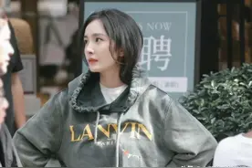 今年穿卫衣时，别再配长裤了，太土！瞧杨幂、杨紫这样穿，有多美图片