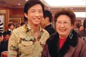 庾澄庆老母90岁大寿，婆媳相处融洽破不和传闻，伊能静儿子没露面图片