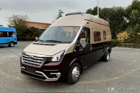 卫航最新福特野兽房车，2.2T动力6amt，豪华商旅这是“迈巴福”？图片