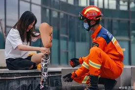 全网磕糖！汶川地震被困3天3夜的钢腿女孩，和消防小哥官宣恋爱！图片