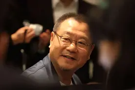 本人不“彪”，内向，从不参与酒局图片