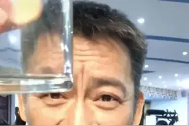 歌手景岗山“嗜酒如命”，终究是付出了代价图片