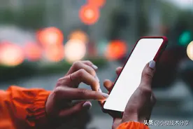 手机连接WiFi时，要不要关闭数据流量？很多人还不懂，看完明白了图片