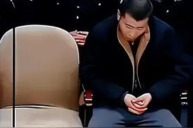 内蒙古5岁女童尿床后，竟遭父亲一脚踹飞，女孩浑身抽搐当场离世图片