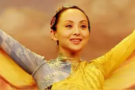 “千手观音”邰丽华一舞成名，2次拒绝富商求婚，最后嫁给穷小子图片