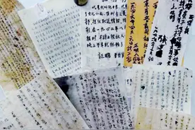 女子收拾养父遗物，发现一神秘小瓶，揭开养父埋藏半个世纪的秘密图片