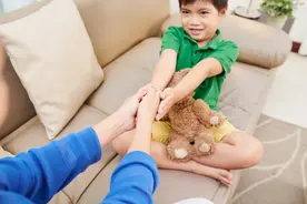 10岁孩子就可能对异性身体产生兴趣，是时候跟孩子聊聊“性”了图片