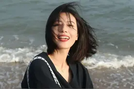 结婚8年，43岁高圆圆当街热吻被拍！这对神仙眷侣打了多少人的脸图片