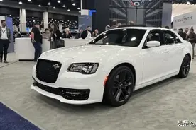 新车 | 海外售价29万元起，克莱斯勒300C将复产，可选5.7升V8动力图片