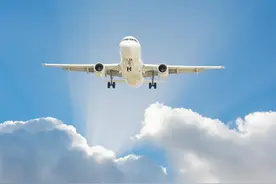 飞机经停时，所有乘客都必须下飞机吗？图片