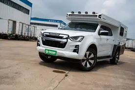 五十铃底盘双排座，1.9T带四驱！能下地库的途酷D-MAX皮卡房车图片