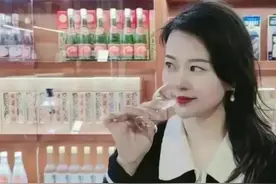 小芹菜又嫩又绿全是水，晓庄学院电梯门女主更多生活照曝光图片
