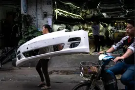 拿着方向盘进广州陈田，你可以花10万开走一辆法拉利图片