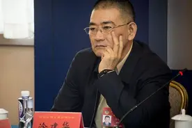 重庆传奇首富破产，身家120亿曾是矿工，今负债百亿败于地产图片