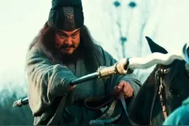 张飞墓前松柏为何不长树干？百年来难以解释，当地村民却轻松道破图片