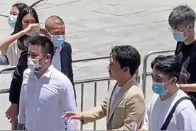 26岁郭麒麟生图曝光，打扮成熟身材圆润，网友：只有165吗？图片