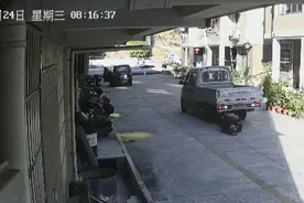 快递小哥撞人后“导演”救人戏，被撞者去世，肇事者仍未拘留？淳安警方：正走流程图片