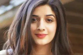 巴基斯坦美女来中国旅游，第二天上街就迷茫了：中国人真奇怪！图片