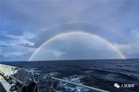 优秀诗作朗诵欣赏：《大海》图片